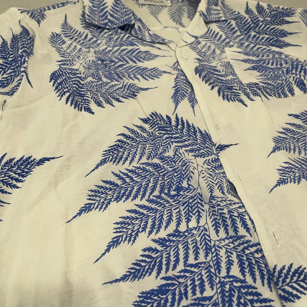 Men’s white and blue Hawaiian tropical shirt - Picture 2 of 3